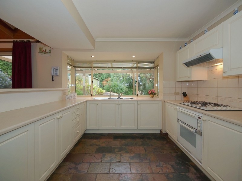 76 Grevillea Way, Woodside SA 5244