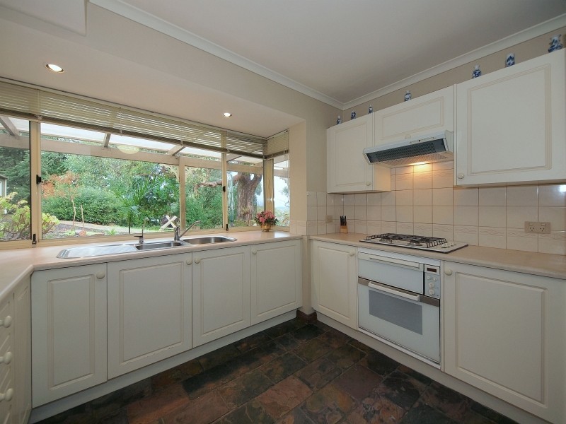 76 Grevillea Way, Woodside SA 5244