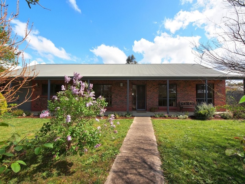 13 Oakwood Road, Oakbank SA 5243