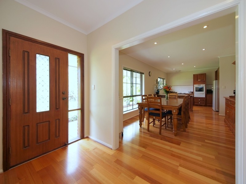 13 Oakwood Road, Oakbank SA 5243