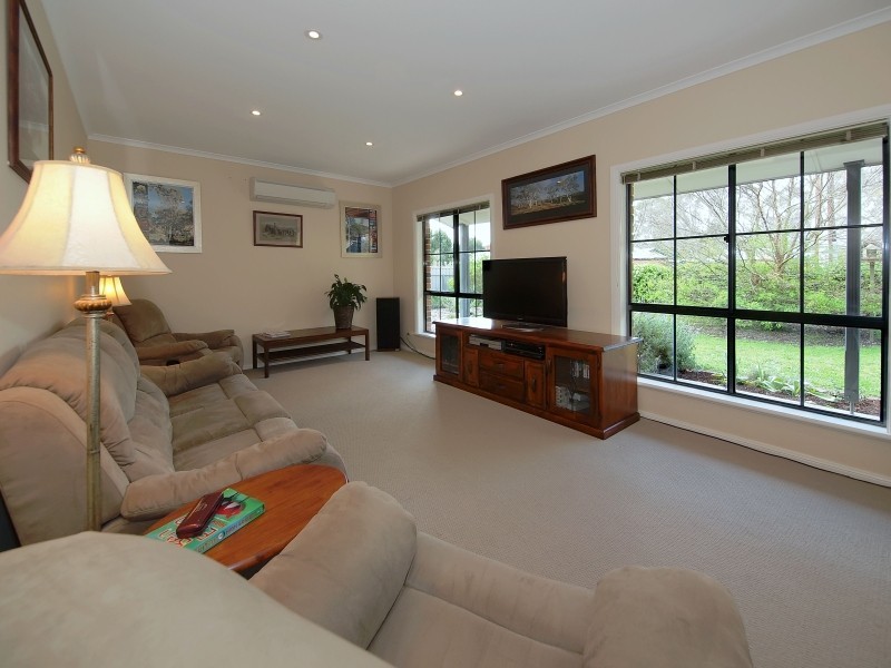 13 Oakwood Road, Oakbank SA 5243