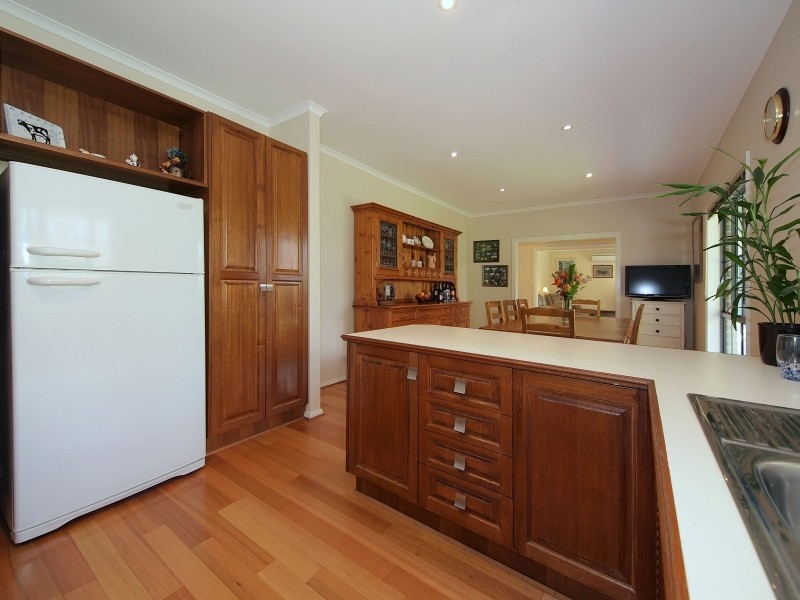 13 Oakwood Road, Oakbank SA 5243