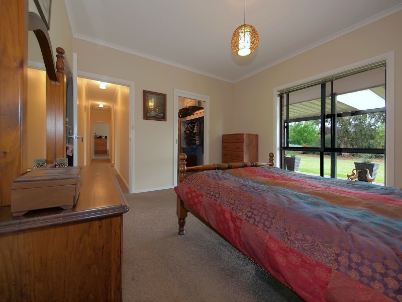 13 Oakwood Road, Oakbank SA 5243