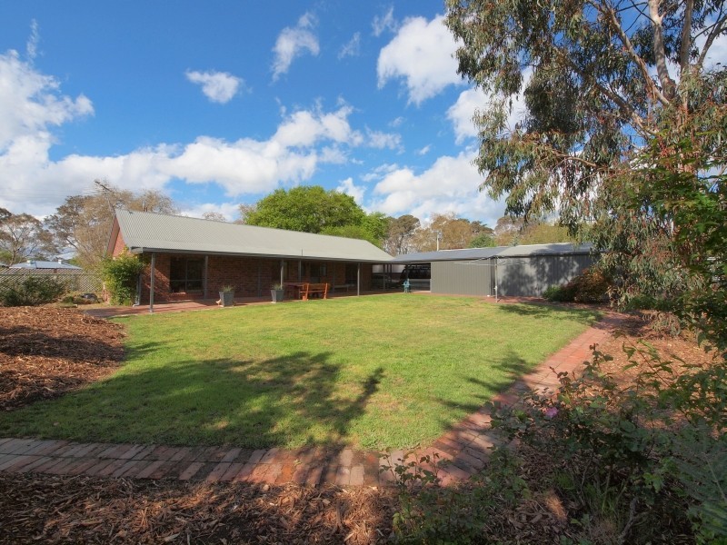 13 Oakwood Road, Oakbank SA 5243