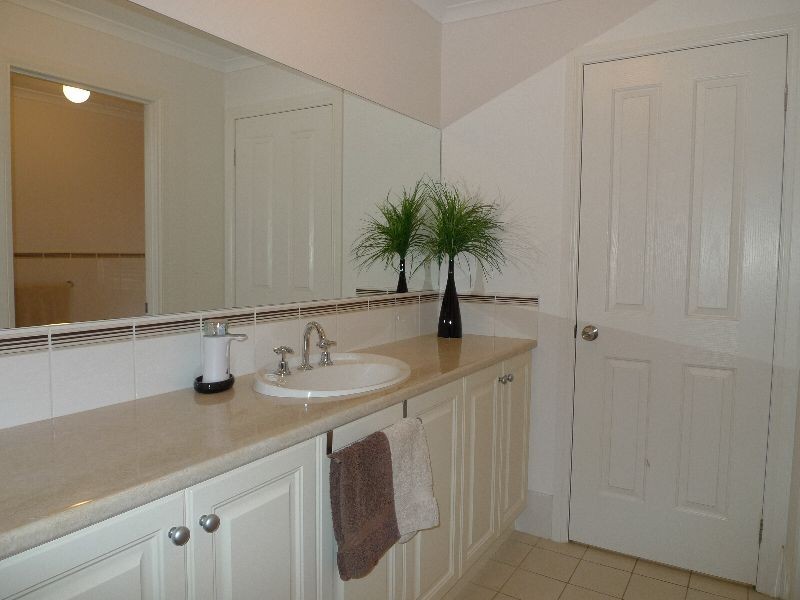 2/1 Kookaburra Court, Mount Barker SA 5251