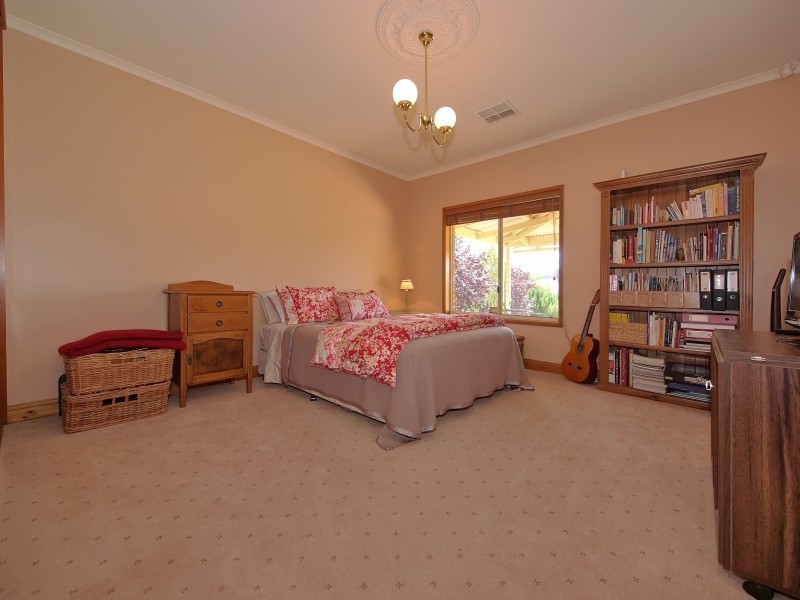 8 Alan Street, Gumeracha SA 5233