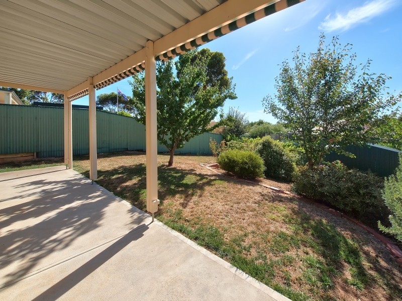 2/73 Grevillea Way, Woodside SA 5244