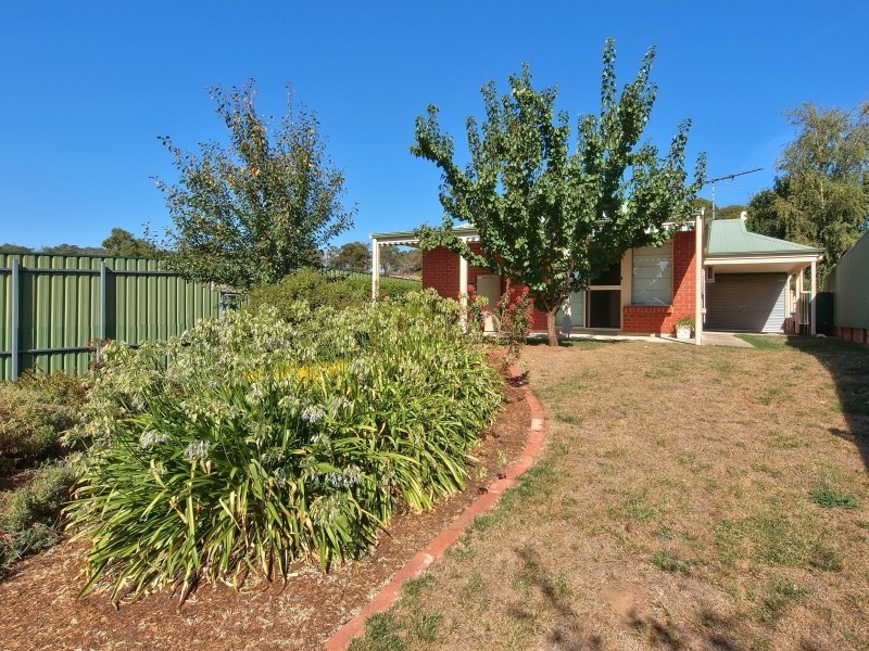 2/73 Grevillea Way, Woodside SA 5244