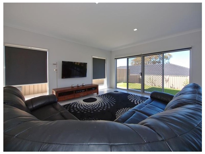 10 Barzona Street, Mount Barker SA 5251