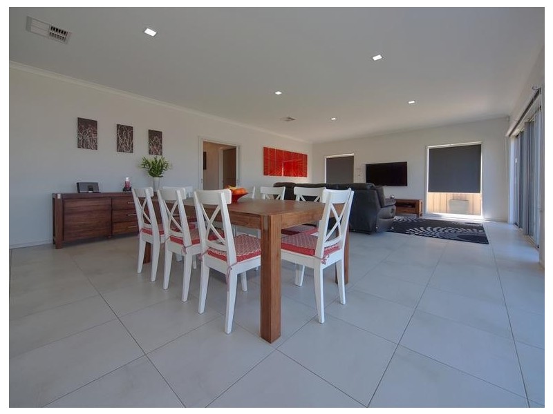 10 Barzona Street, Mount Barker SA 5251