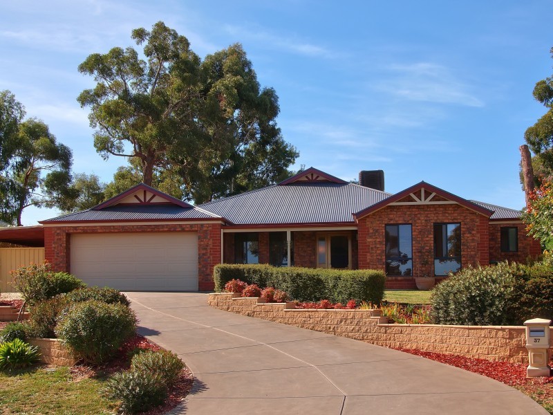 37 St Marks Drive, Woodside SA 5244