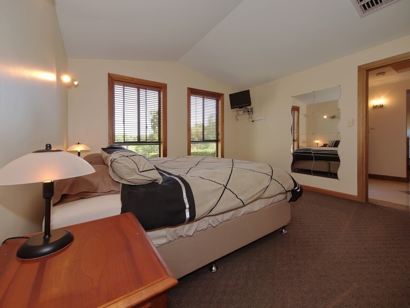 37 St Marks Drive, Woodside SA 5244