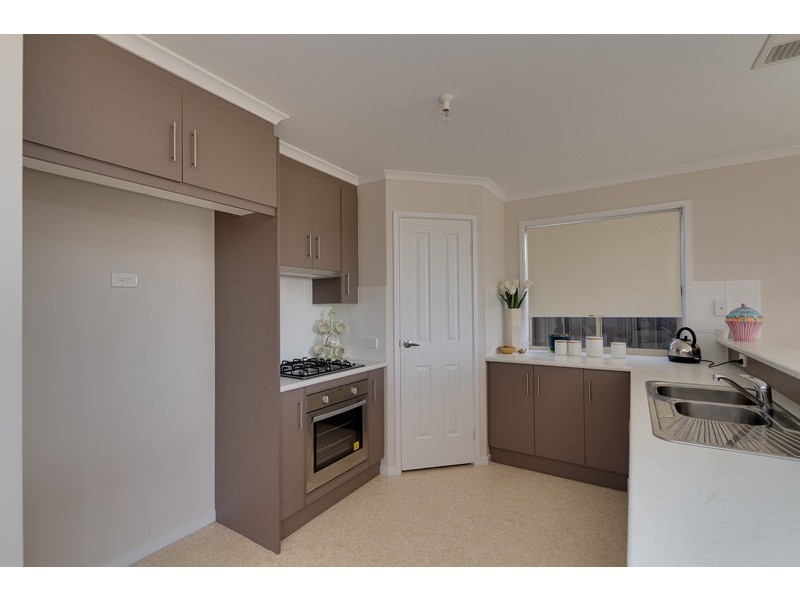 16 Carlson Street, Mount Barker SA 5251
