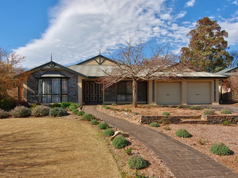 7 Elm Drive, Oakbank SA 5243