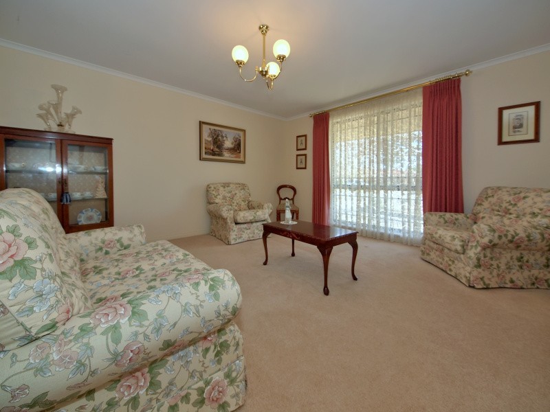 7 Elm Drive, Oakbank SA 5243