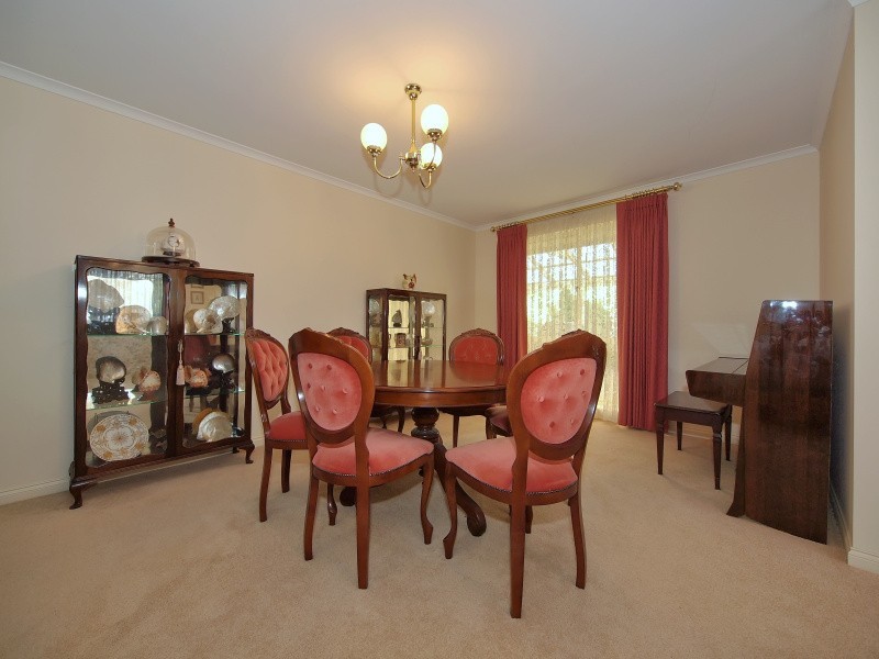 7 Elm Drive, Oakbank SA 5243