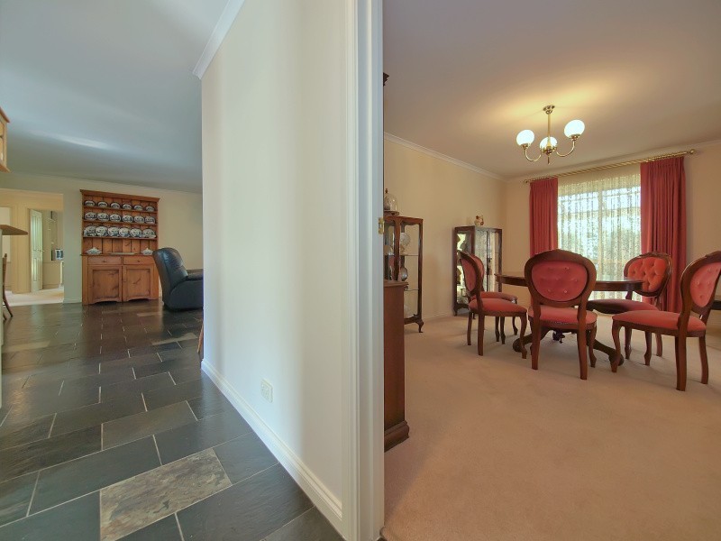 7 Elm Drive, Oakbank SA 5243