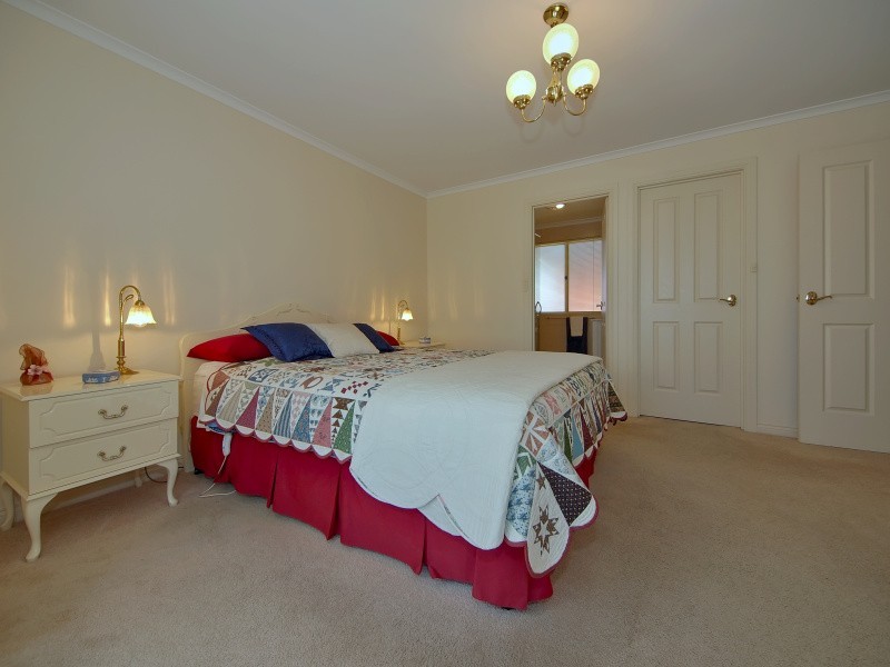 7 Elm Drive, Oakbank SA 5243