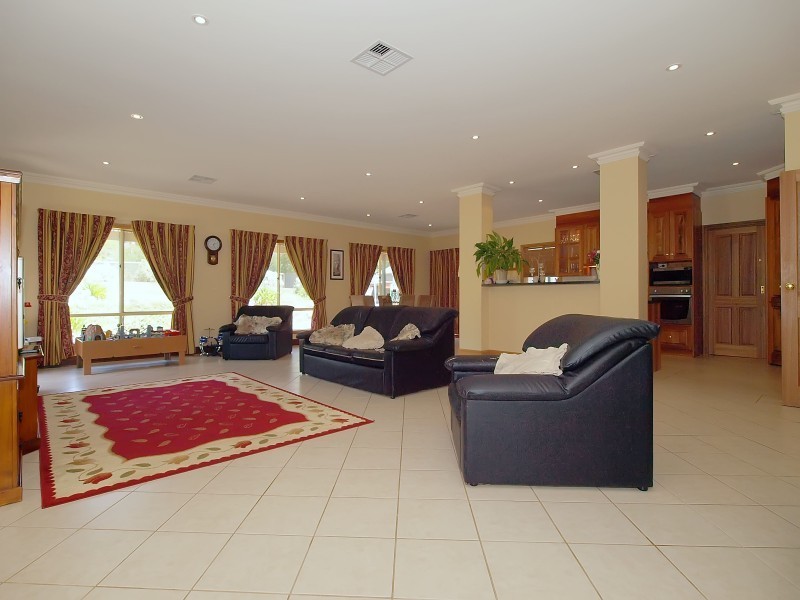 7 Crystal Court, Mount Barker SA 5251