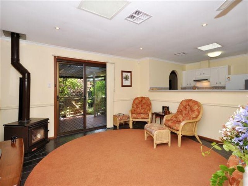 7 Devon Avenue, Stirling SA 5152