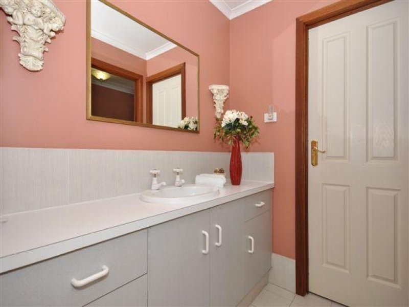 7 Devon Avenue, Stirling SA 5152