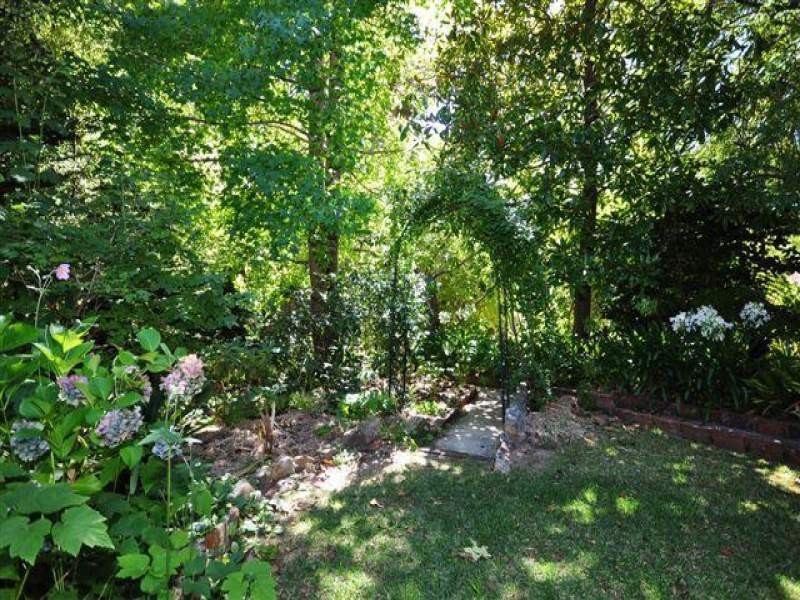 7 Devon Avenue, Stirling SA 5152