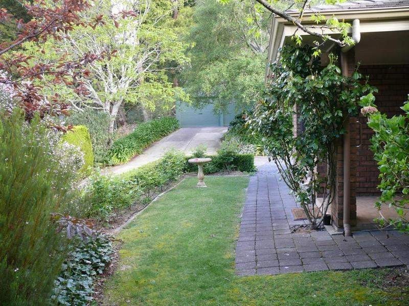 7 Devon Avenue, Stirling SA 5152