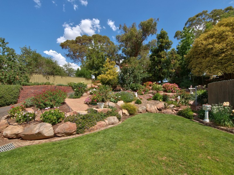 10 Jacaranda Drive, Woodside SA 5244