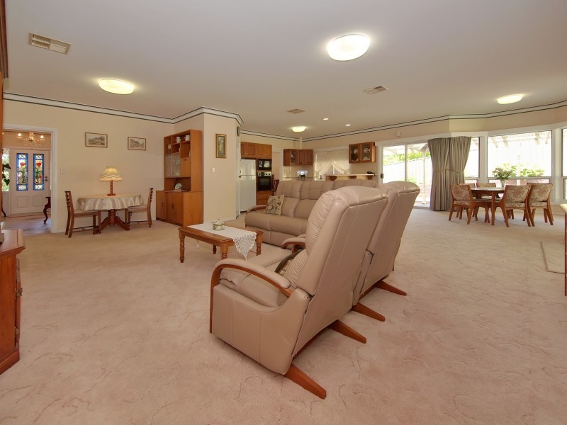 10 Jacaranda Drive, Woodside SA 5244