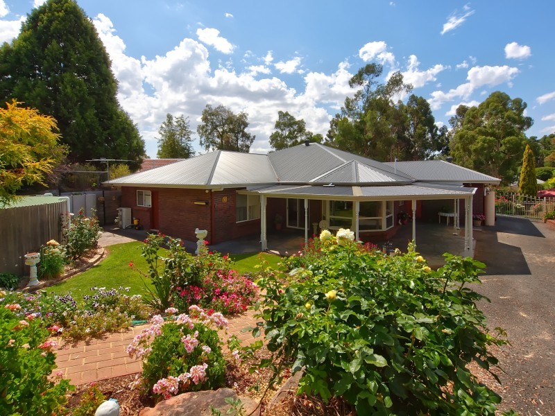 10 Jacaranda Drive, Woodside SA 5244