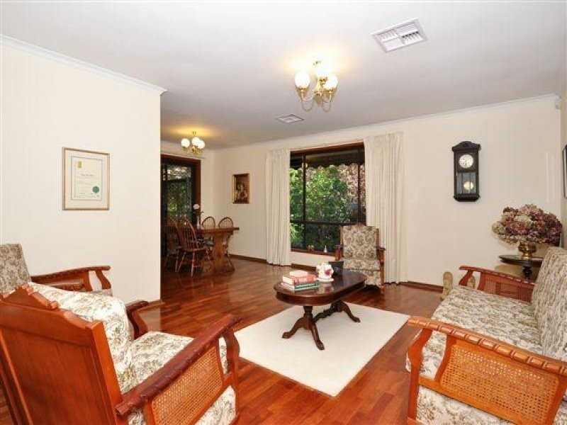 7 Devon Avenue, Stirling SA 5152