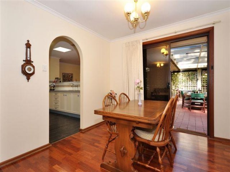 7 Devon Avenue, Stirling SA 5152