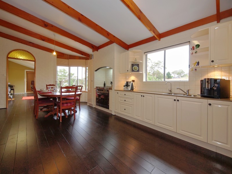 11 South Ridge Road, Woodside SA 5244