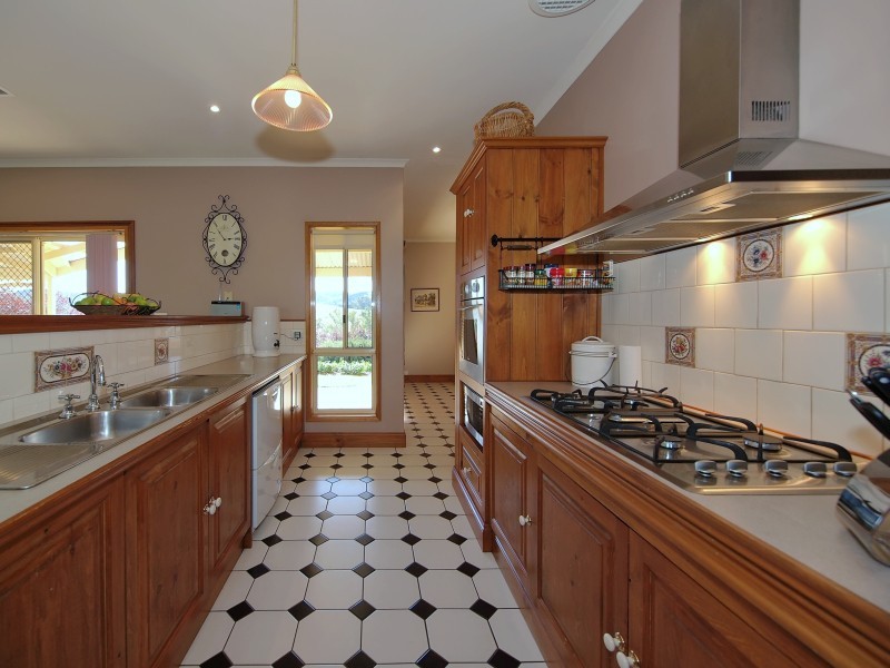 8 Alan Street, Gumeracha SA 5233