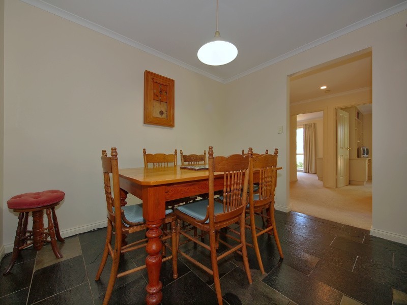 7 Elm Drive, Oakbank SA 5243