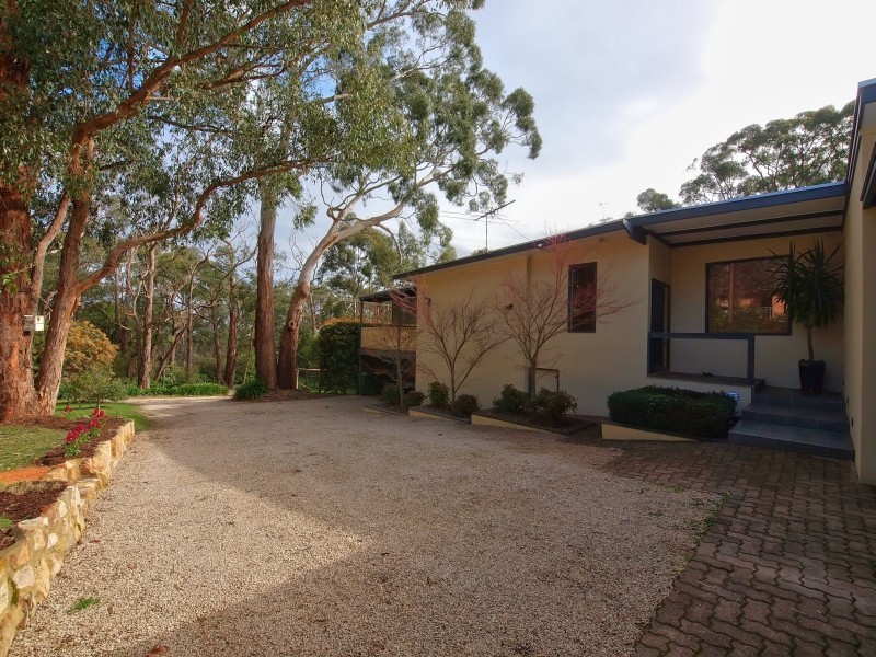 98 Sheoak Road, Crafers West SA 5152