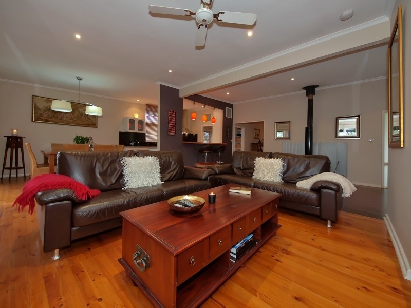 98 Sheoak Road, Crafers West SA 5152