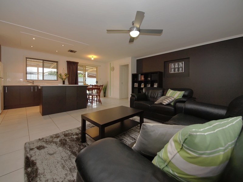 16 Douglas Drive, Mount Barker SA 5251