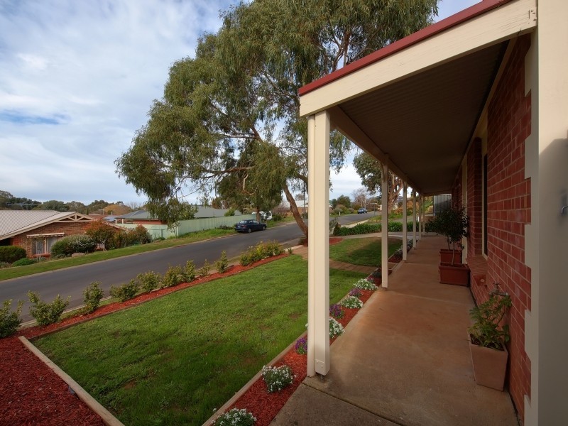 16 Douglas Drive, Mount Barker SA 5251