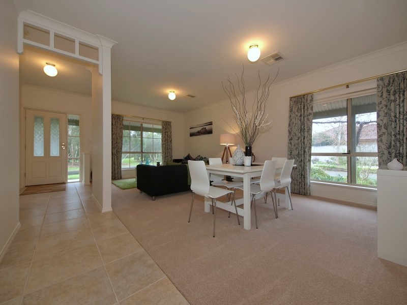 15 Oak Drive, Oakbank SA 5243