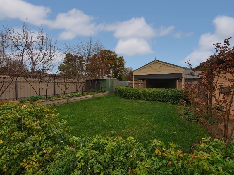 15 Oak Drive, Oakbank SA 5243