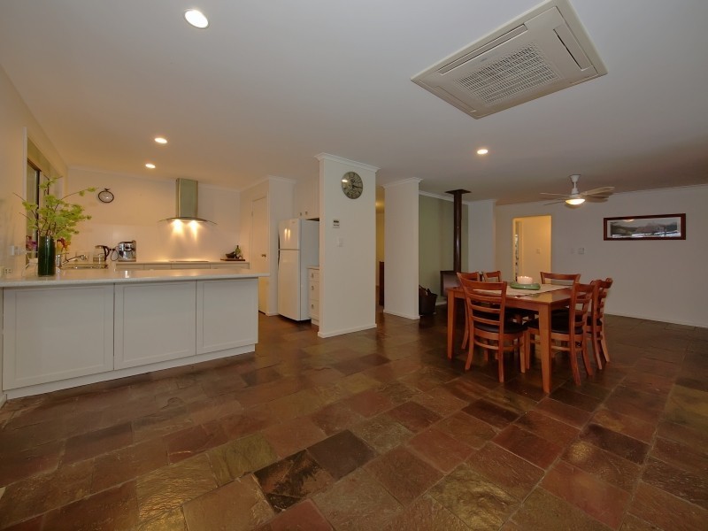 8 Elm Drive, Oakbank SA 5243