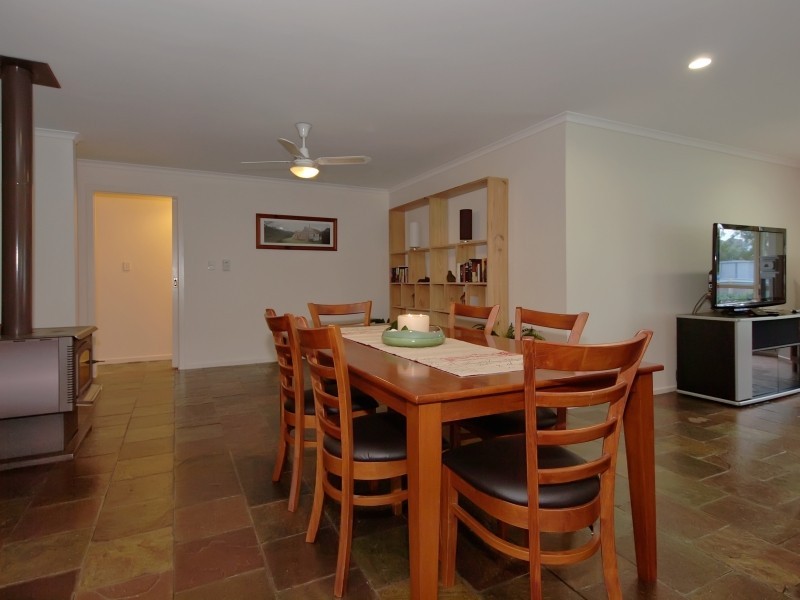 8 Elm Drive, Oakbank SA 5243