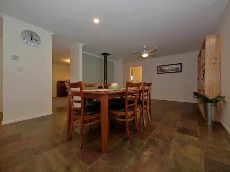 8 Elm Drive, Oakbank SA 5243