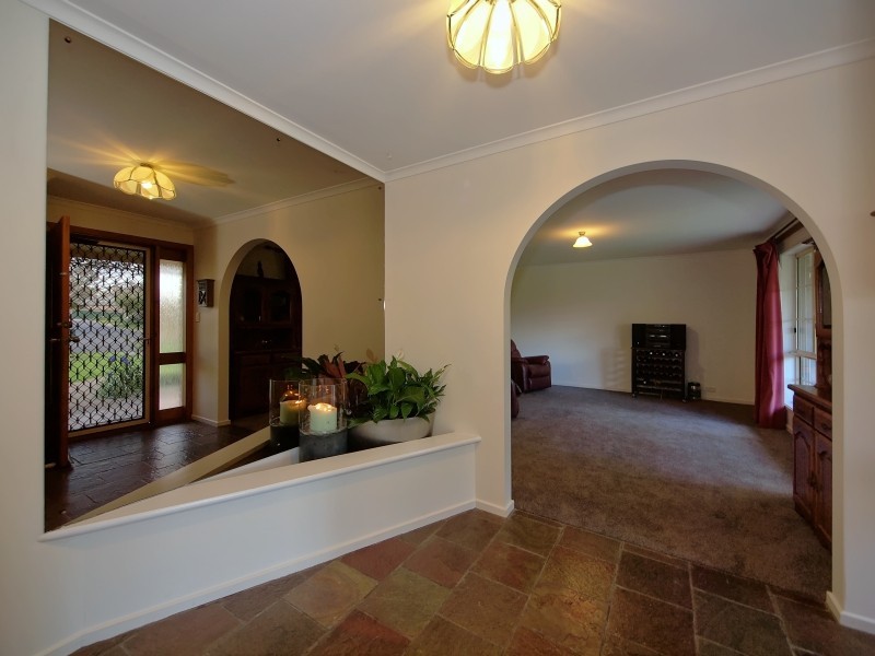 8 Elm Drive, Oakbank SA 5243
