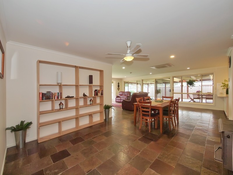 8 Elm Drive, Oakbank SA 5243