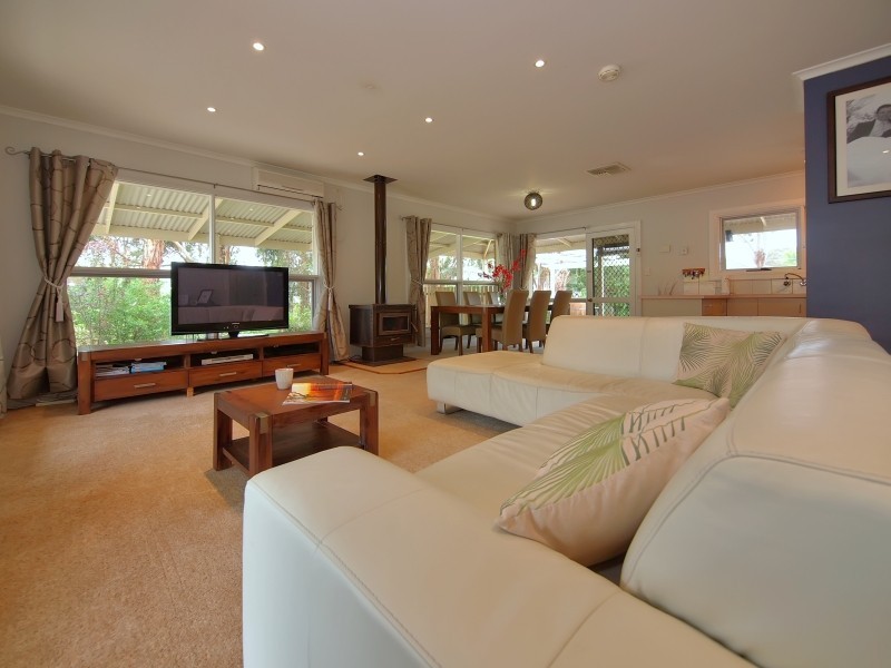 11 Jacaranda Drive, Woodside SA 5244