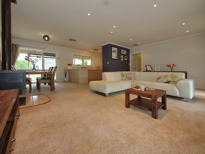 11 Jacaranda Drive, Woodside SA 5244