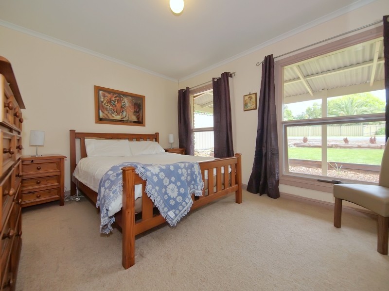 11 Jacaranda Drive, Woodside SA 5244