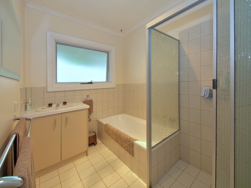 11 Jacaranda Drive, Woodside SA 5244